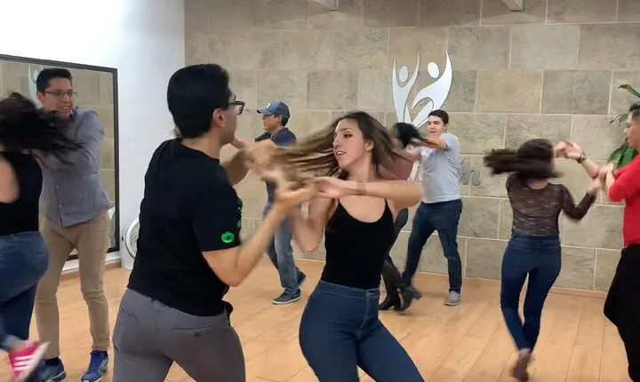1-on-1 Private Salsa Classes