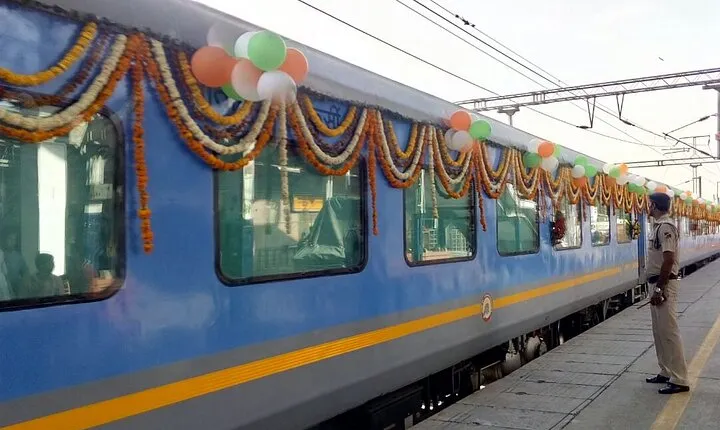 Same-Day Tajmahal Tour via Vande Bharat/Gatimaan (Luxury) Express