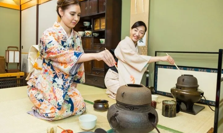 Tokyo Hands-On Japanese Tea Ceremony in Shibuya