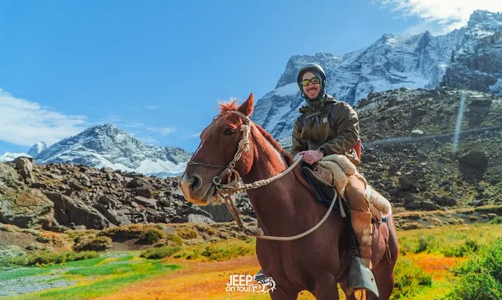 Santiago: Horse riding experience with Chilean BBQ all-included