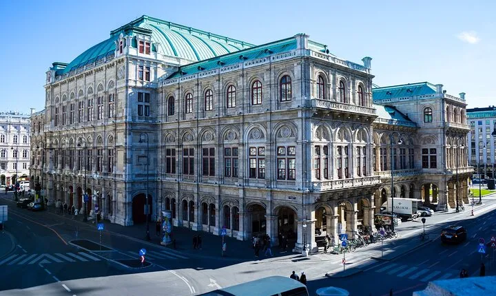 The Vienna State Opera and Vienna’s musical paths