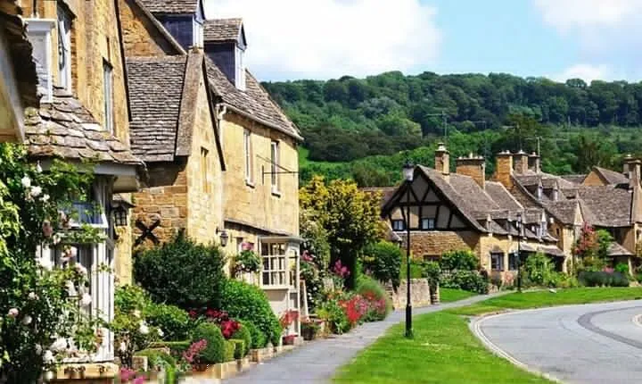 From London: Cotswolds Guided Trip Including Bourton-on-the-Water