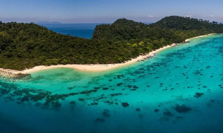 Koh Rok and Koh Haa Snorkeling Trip by Speedboat from Koh Lanta
