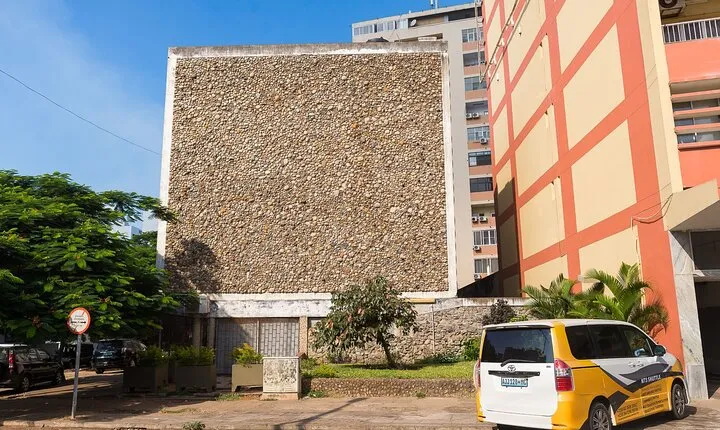 Private Full Day Historical & Arts Tour in Maputo