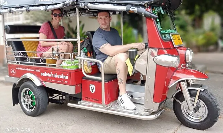 Half Day Chiang Mai City and Culture tour by Electric Tuk Tuk (Private Tour)