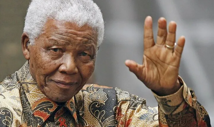  Robben Island ,Kirstenbosch Gardens and Groot Constantia.