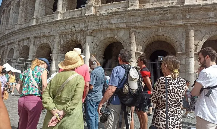 Small Group Guided Tour to the Colosseum, Roman Forum and Palatine Hill