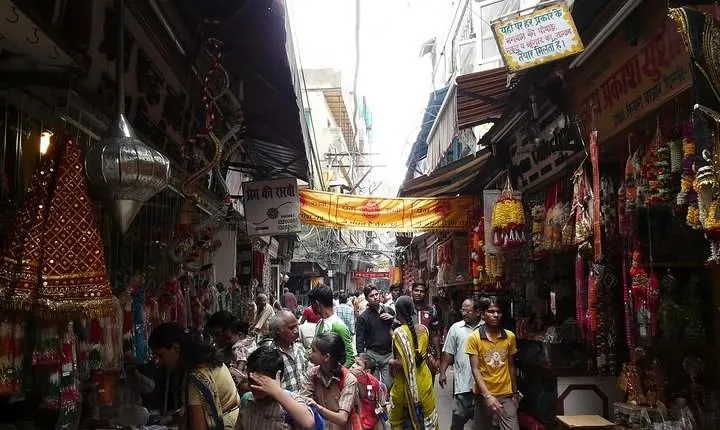 Private Day Tour of Tajmahal From Delhi With Spice Market walk 