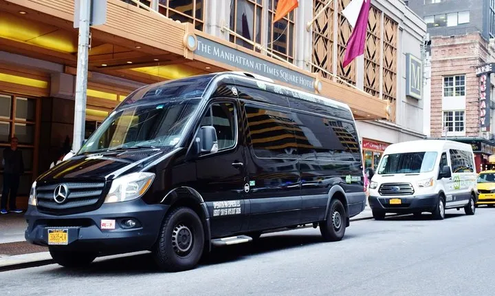 Manhattan to JFK: One Way Shared Departure Transfer