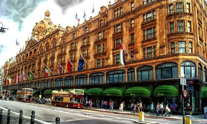 Private Shopping Tour in London in a Executive Luxury Vehicle