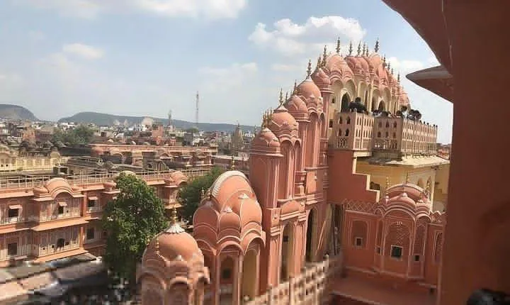 Private Jaipur Tour With Amber Fort From Delhi By Luxury Car