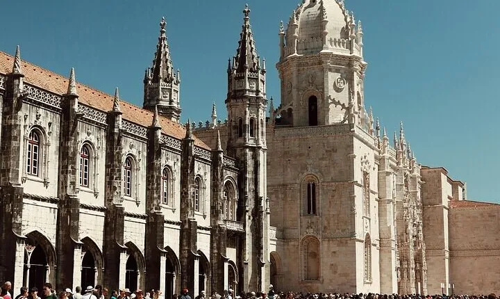 Jerónimos Monastery Entrance Ticket with Host