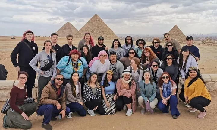 Tour to the Giza pyramids & Egyptian Museum