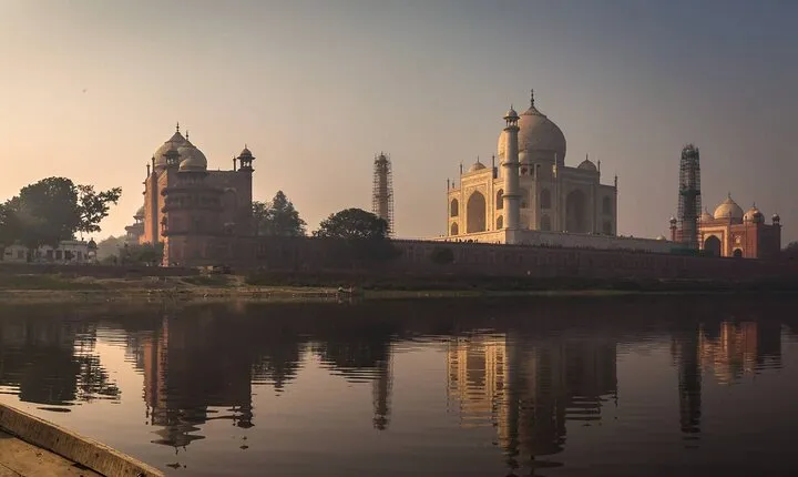 From Delhi: All Inclusive Taj Mahal & Agra Tour by Express Train