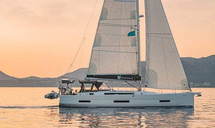 Luxury Private Sunset Sailing Cruise with BBQ in Athens