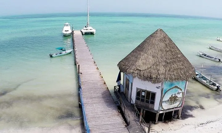 Discover the magic at HOLBOX & Punta Mosquito. Lunch included.