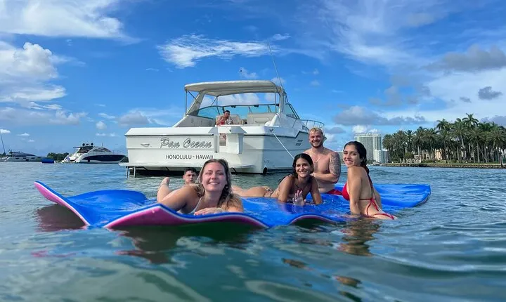 Miami Boat & Yacht for Day or Sunset Tour Cruise with Captain