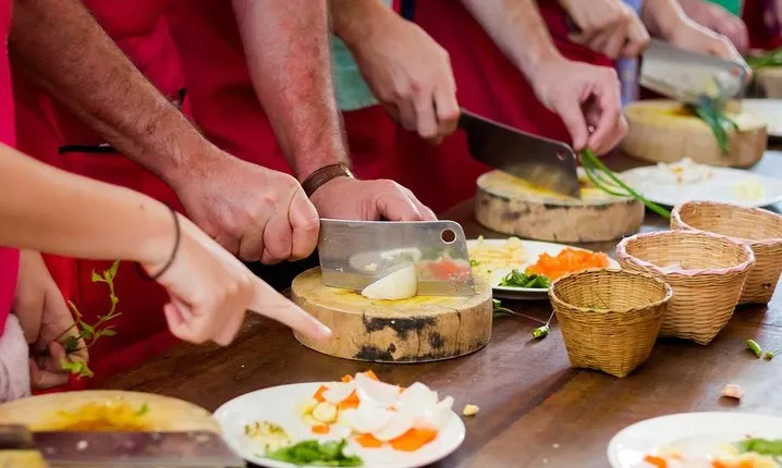 Lima Local Maket visit with Ceviche cooking class and Pisco Sour tasting