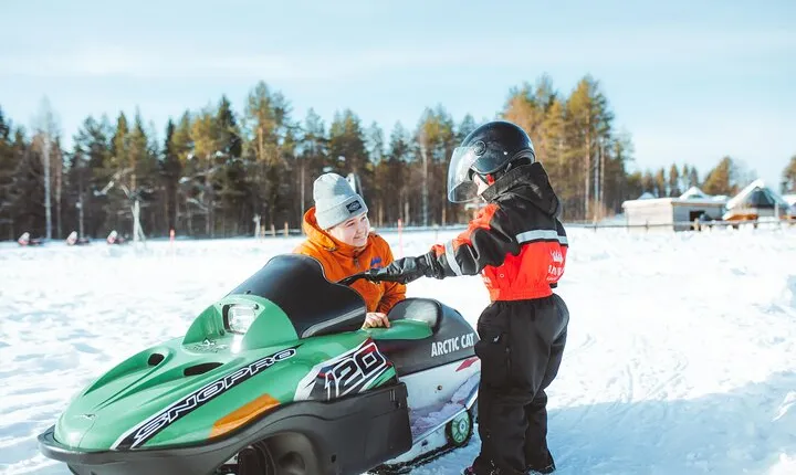 Family Snowmobiling in Rovaniemi, Apukka Resort