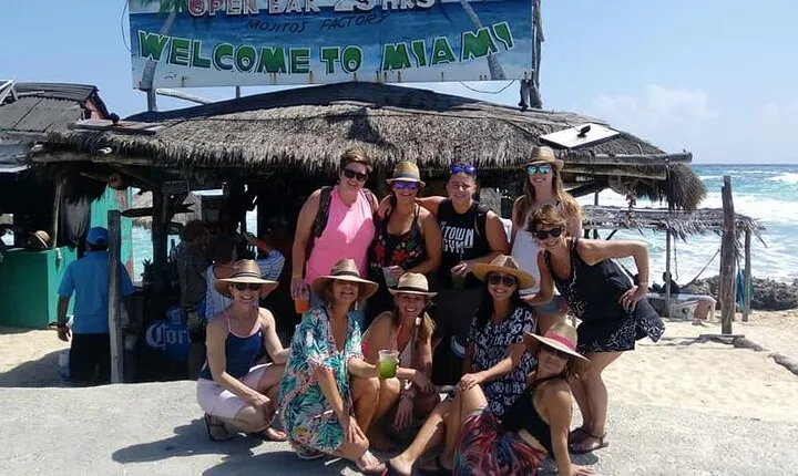 BarHop Tour In Cozumel: All-Inclusive