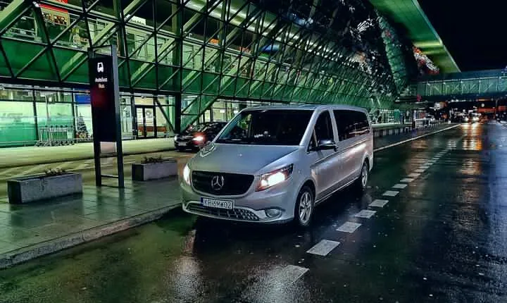 From Wroclaw to Krakow Airport Private Transfer