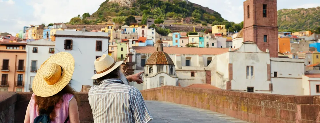 Market day in Bosa with guided tour and free time