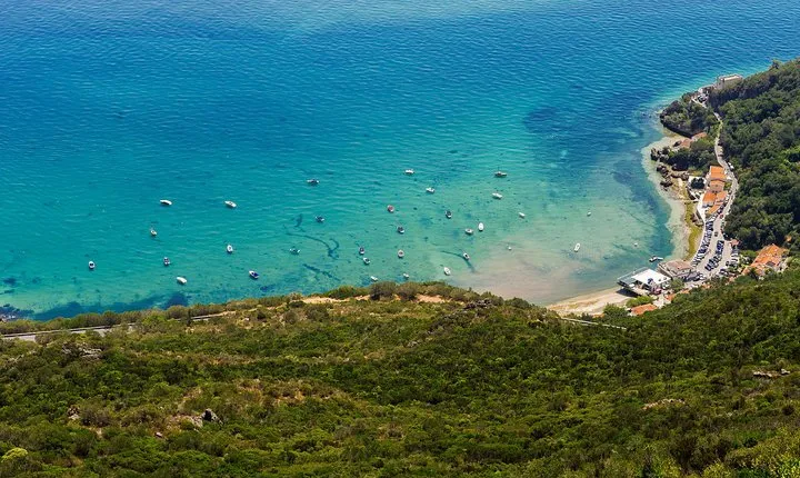 Arrabida and Sesimbra Small-Group Day Trip from Lisbon with Wine Tasting