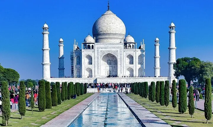 From Delhi: Taj Mahal and Agra Private Same Day Tour