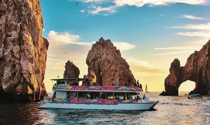 Dinner Cruise Tour in Cabo San Lucas with Tequila Tasting