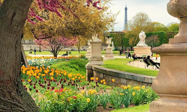 Louvre and Tuileries Garden Walking Tour With Louvre Ticket