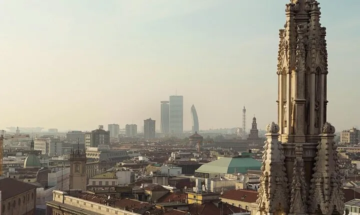 Tour DE l Cathedral de Milán EN español
