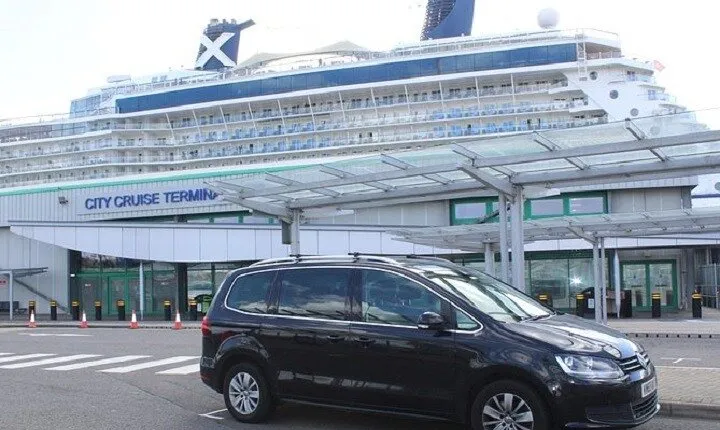 Private Transfer: Heathrow Airport to London to Southampton port