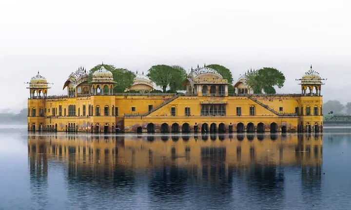 Jaipur Private Full Day Sightseeing Tour with Guide by Car