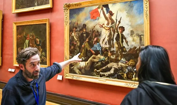 Louvre Museum Priority Access Guided Tour with Mona Lisa