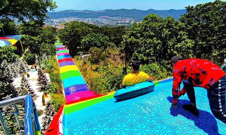 San Salvador Tour: Devil’s Door, Volcano, Slide & Historic Center