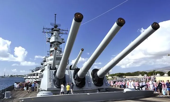 Private Deluxe Arizona Memorial and USS Missouri Battleship Tour