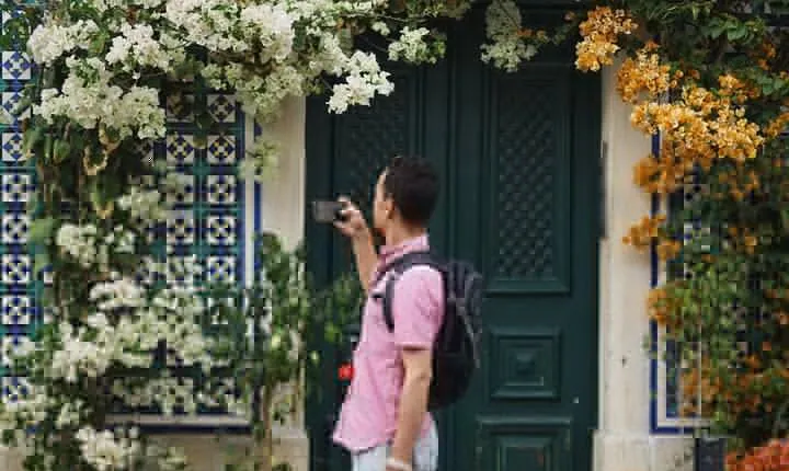 Small Group Walking Tour in Lisbon