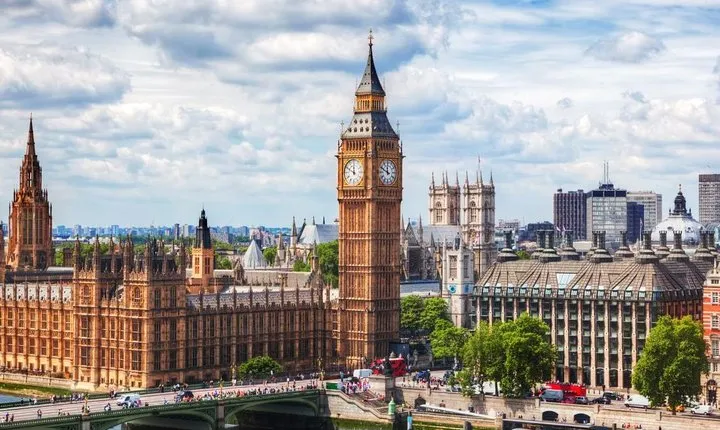 London by Yourself with Private Driver - 4 or 8 hrs disposal 