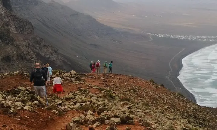 The Northern Cliffs & Valleys hiking tour