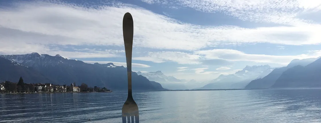 2-hour family walking tour in Vevey