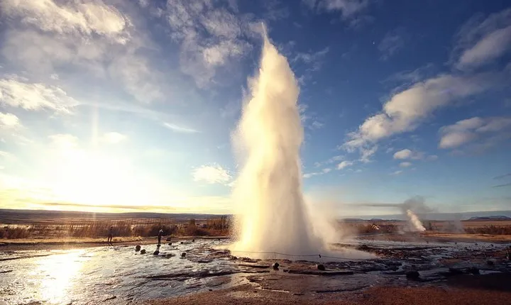 Golden Circle & Kerið Day Tour by Minibus from Reykjavik