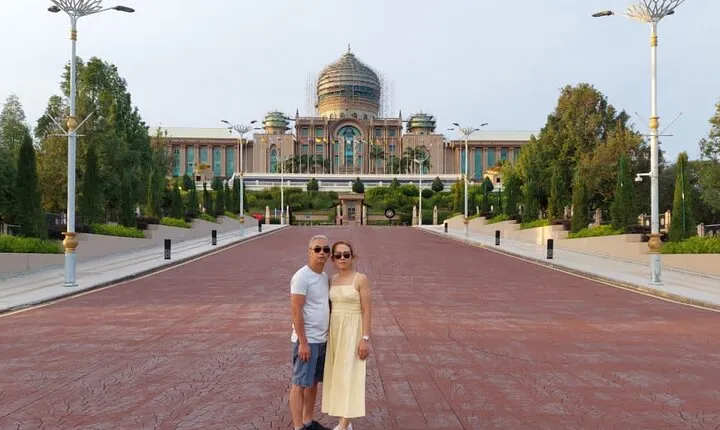 Kuala Lumpur, Batu Caves & Putrajaya Full-Day City Tour