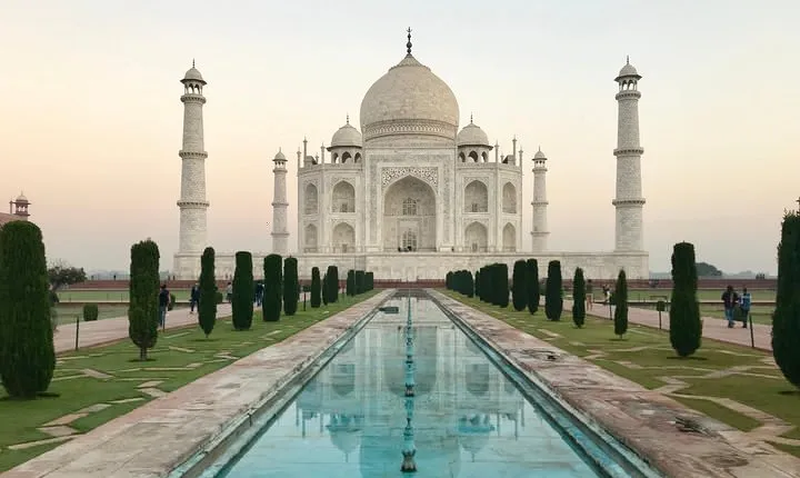 2-Day Private Tour of Agra incl Taj Mahal, Fatehpur Sikri & Agra Fort from Delhi