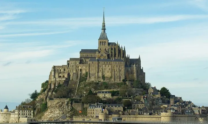 Mont Saint-Michel EXPRESS (day-trip from Paris by TGV - high speed train)