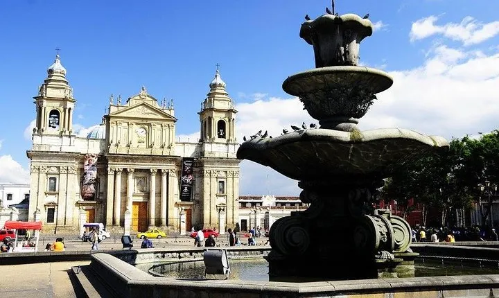 Guatemala city Walking Tour and public bus