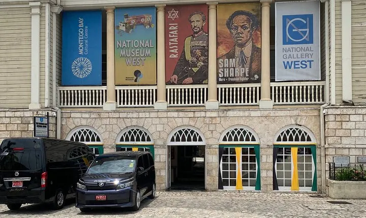 Montego Bay City Tour with Sightseeing and Shopping