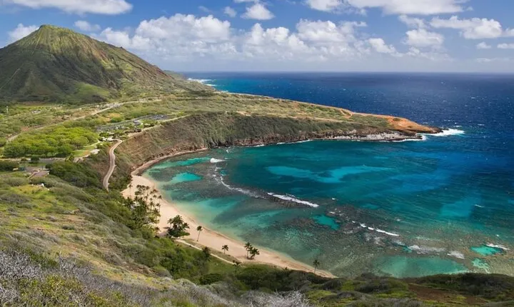 Tour of North Shore & Waimea Waterfall 