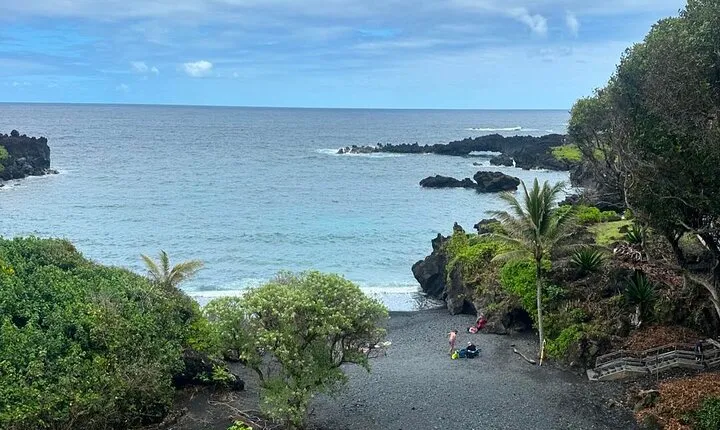 Small Group Full Day Road to Hana Adventure