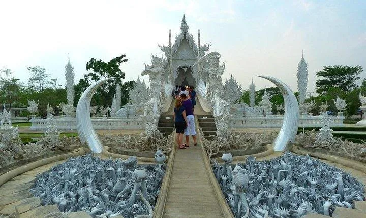 White Temple, Black House Museum and Hot Spring Tour from Chiang Mai