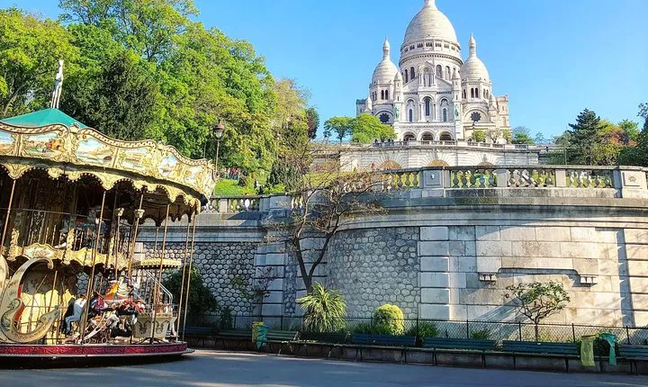 Fat Cat gets the Early Bird: Montmartre